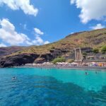 découvrez kamari à thira, santorin, à travers ce guide complet alliant plages paradisiaques et vestiges antiques pour un voyage inoubliable entre détente et histoire.