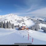 consultez les conditions météo et l'enneigement en direct à la station de font d'urle grâce à notre webcam. préparez votre journée de ski ou randonnée avec des informations à jour.