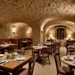 découvrez un restaurant troglodyte à saumur offrant une cuisine traditionnelle savoureuse dans un cadre unique et authentique pour une expérience culinaire inoubliable.